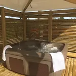 De 3* 孔特雷克塞维尔